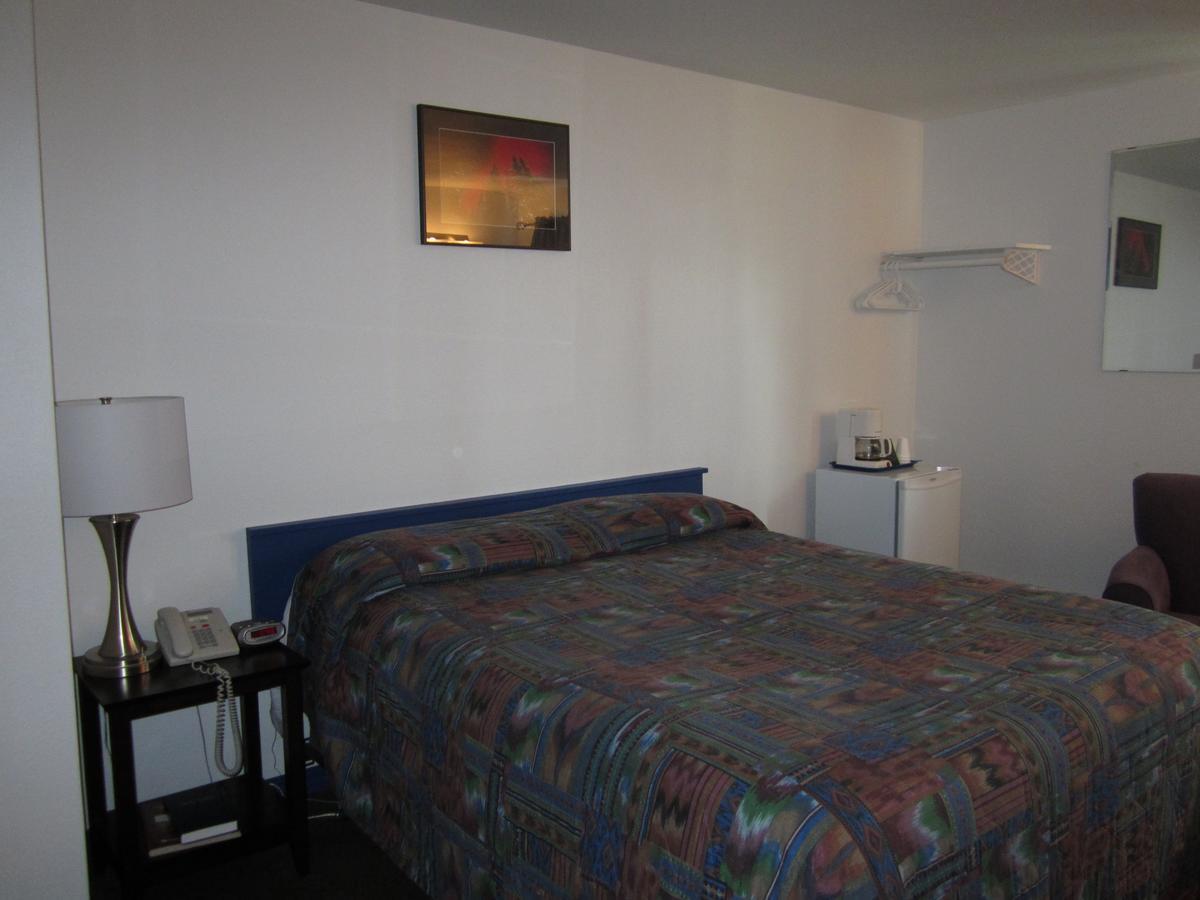 Nisutlin Trading Post Motel Teslin Номер фото